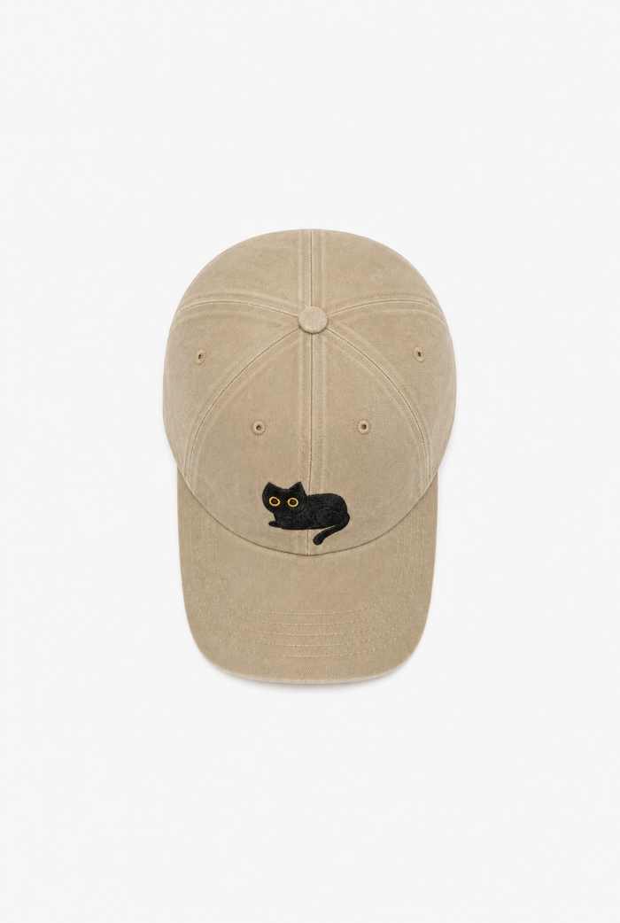 Black Cat Cap flat-lay